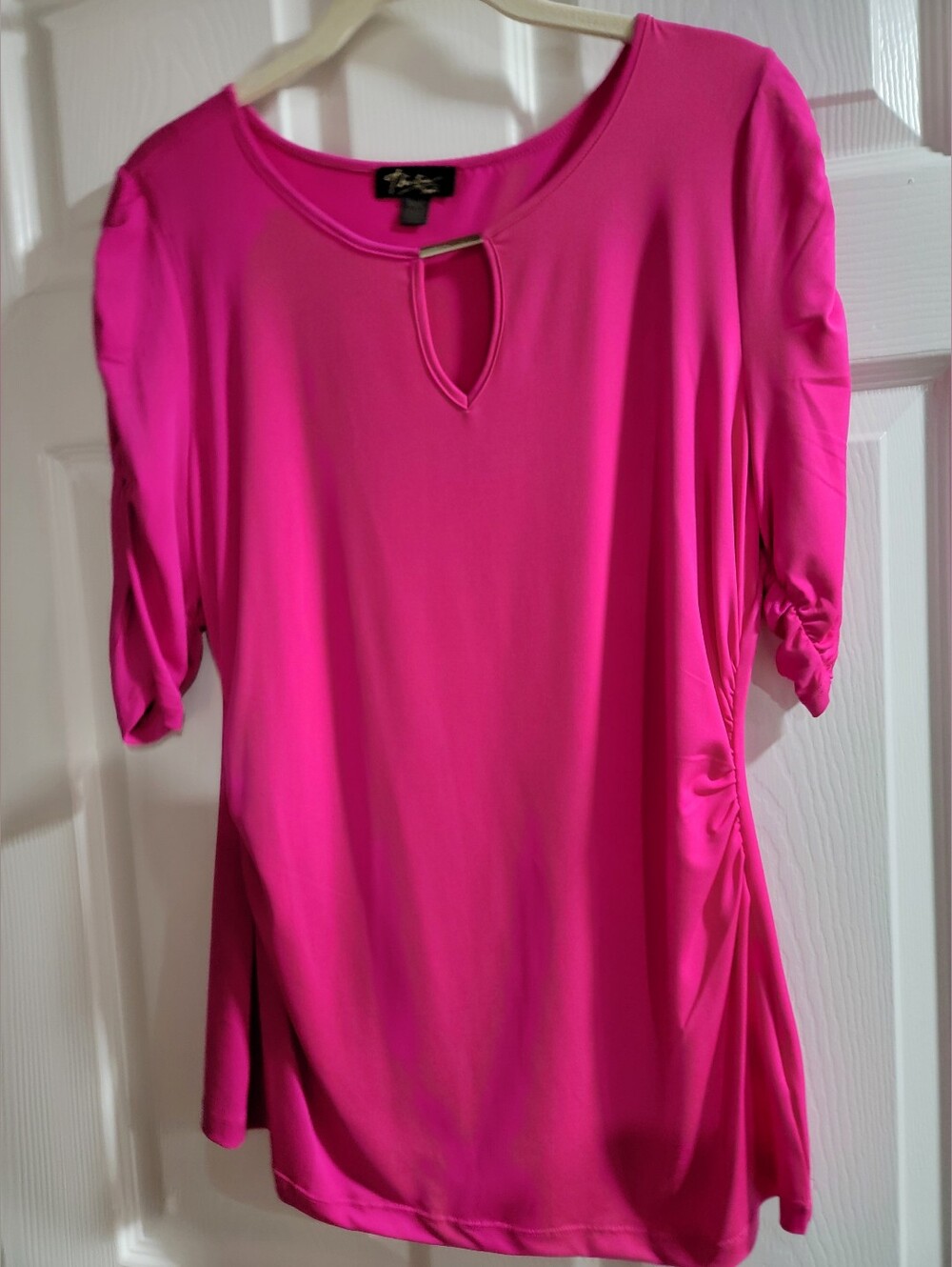 CLOSET CLEANOUT-Lot of 4 Women's Short Sleeve Tops- size Mediums- great shape - Picture 7 of 12